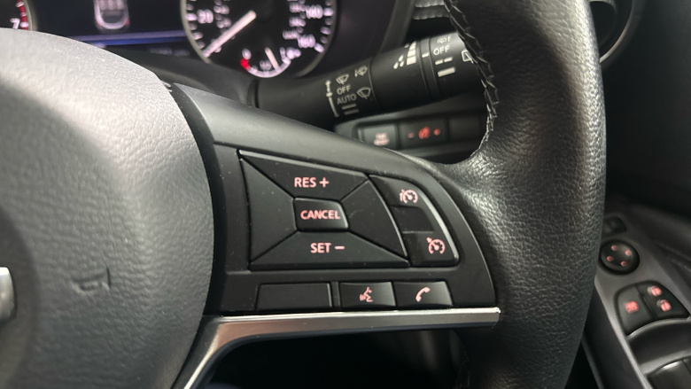 Nissan Juke 1.0 DiG-T 114 N-Connecta 5dr Petrol Hatchback